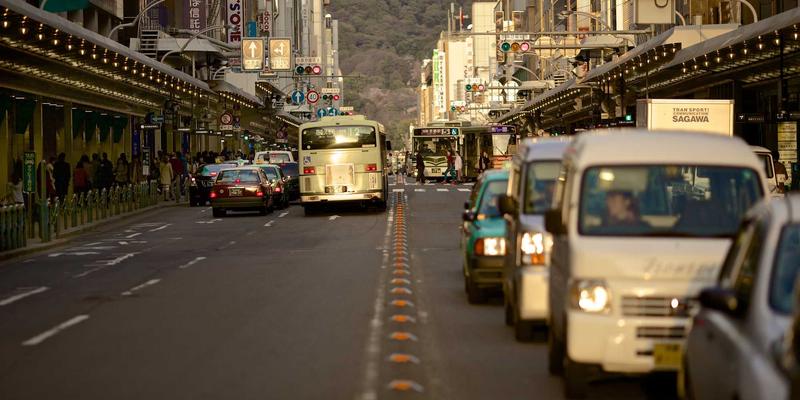 JS数码深度评测：年度真无线耳机与旗舰手机横评，帮你告别选择困难